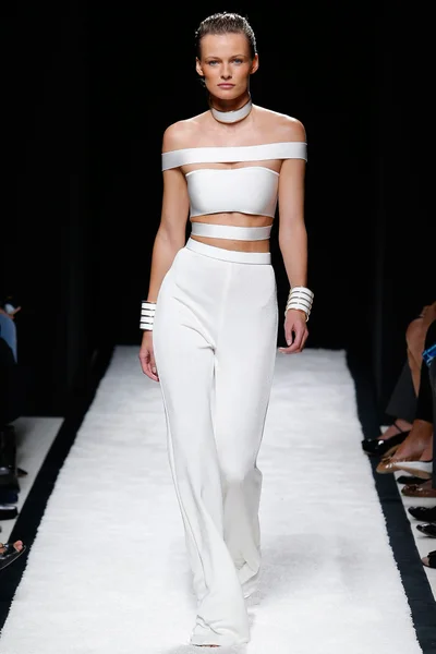 Look 8